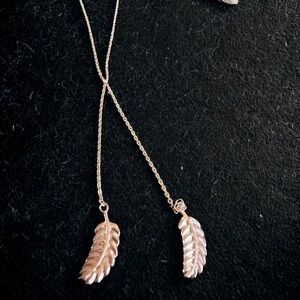 Elegant Feather Pendant Necklace